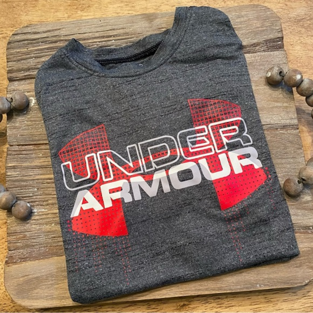 Under Armour Heat‎ Gear Loose Youth Medium Gray Short Sleeve Athletic Shirt